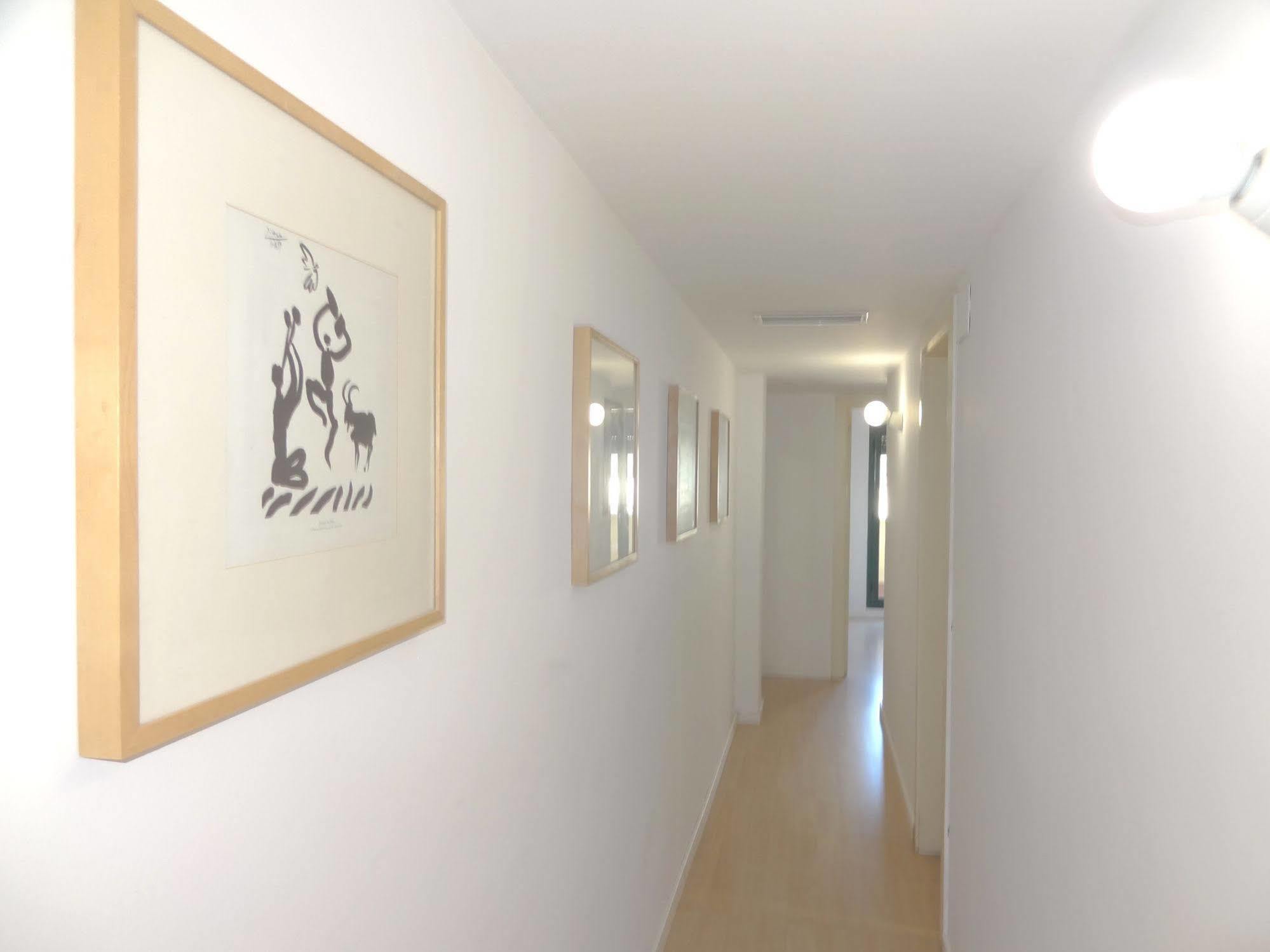 Plaza Catalunya City Center Apartments Барселона Экстерьер фото